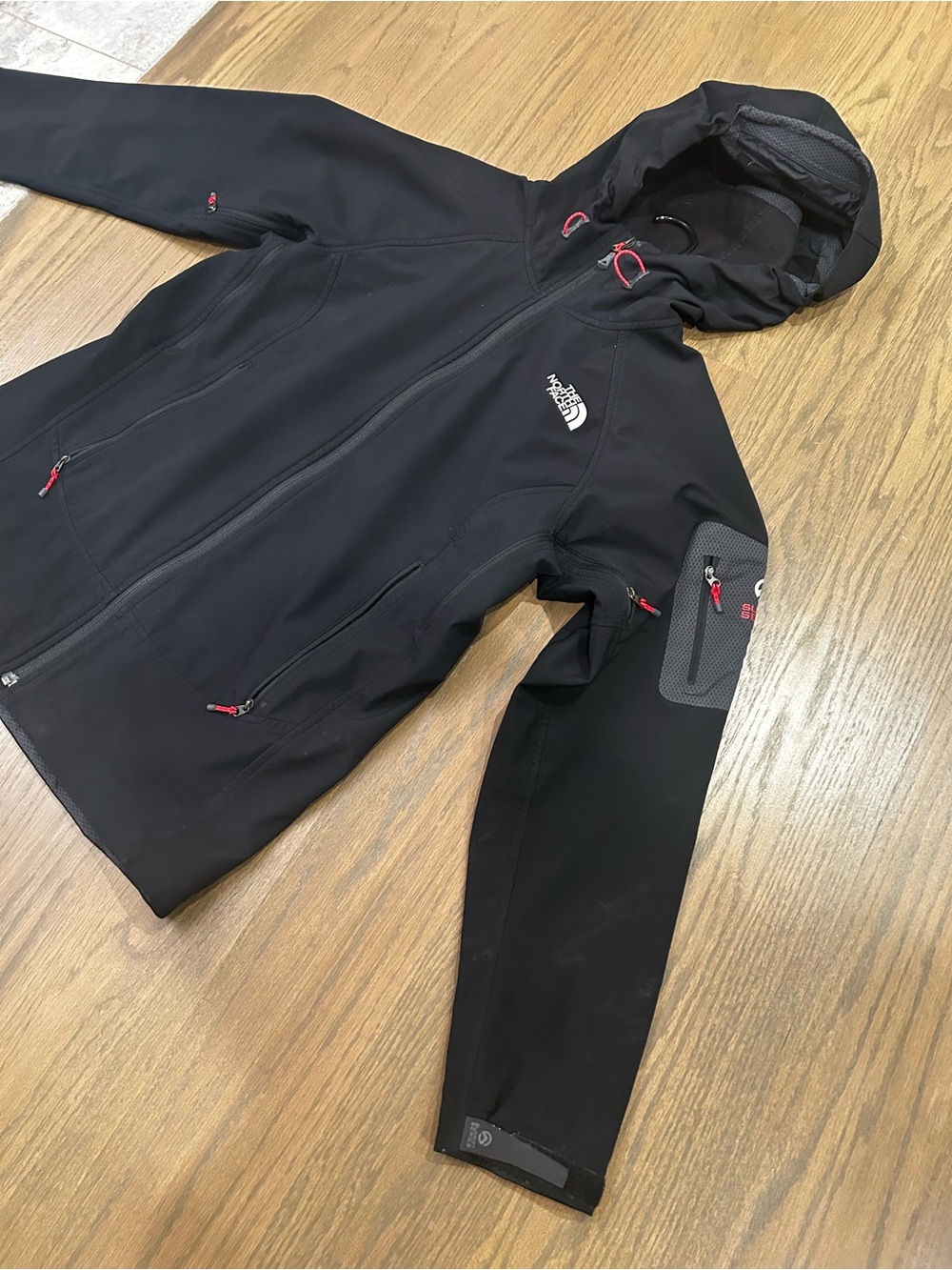 The North Face Summit Series Men’s M Black Hooded Softshell Jacket Red Accents
